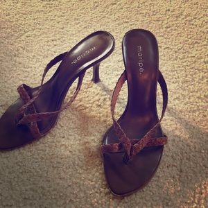 7.5 brown small heel sandal